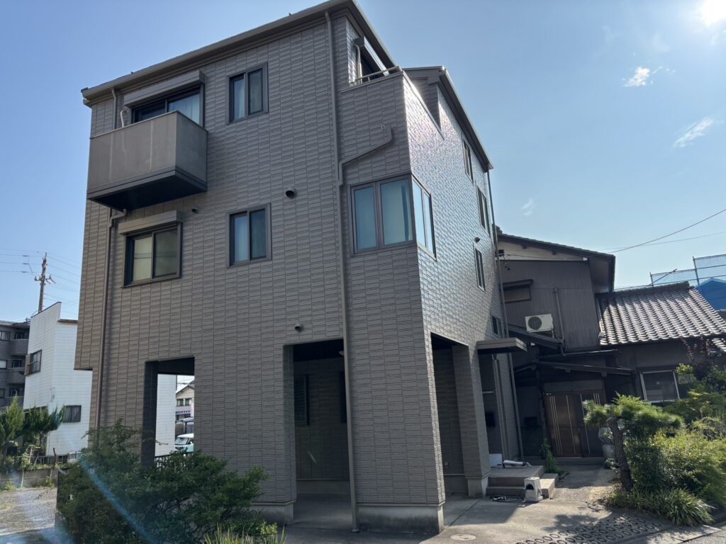 新築時のような高級感のある外壁になりました☆