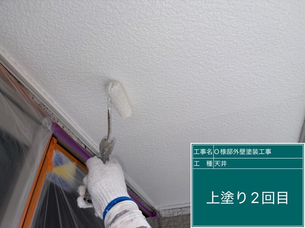 軒天の仕上げ2回目です
