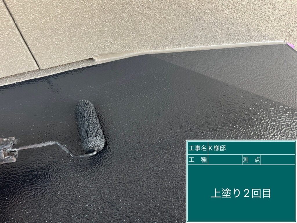 出窓の屋根の仕上げ2回目です。