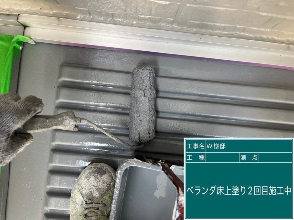 トップコート2回目を塗布します。